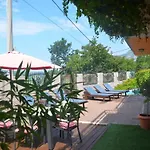 Dom wakacyjny Grosses Mit Eigenem Pool Und Terrasse By Interhome