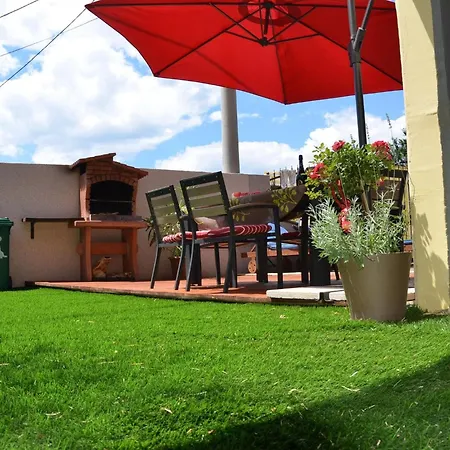 Grosses Mit Eigenem Pool Und Terrasse By Interhome Dom wakacyjny *
