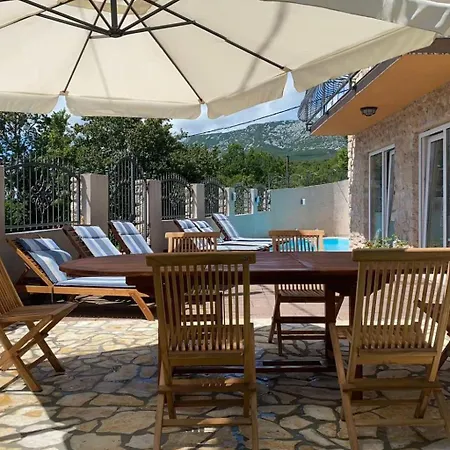 Grosses Mit Eigenem Pool Und Terrasse By Interhome Holiday home Crikvenica