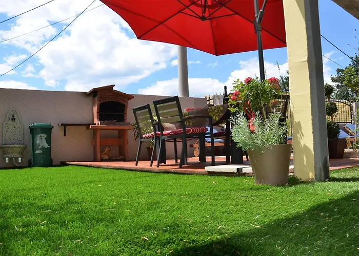 Grosses Mit Eigenem Pool Und Terrasse By Interhome Holiday home *