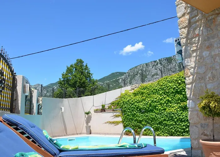 Grosses Mit Eigenem Pool Und Terrasse By Interhome