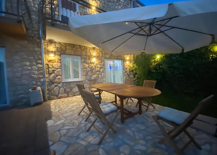 Holiday home Grosses Mit Eigenem Pool Und Terrasse By Interhome Crikvenica