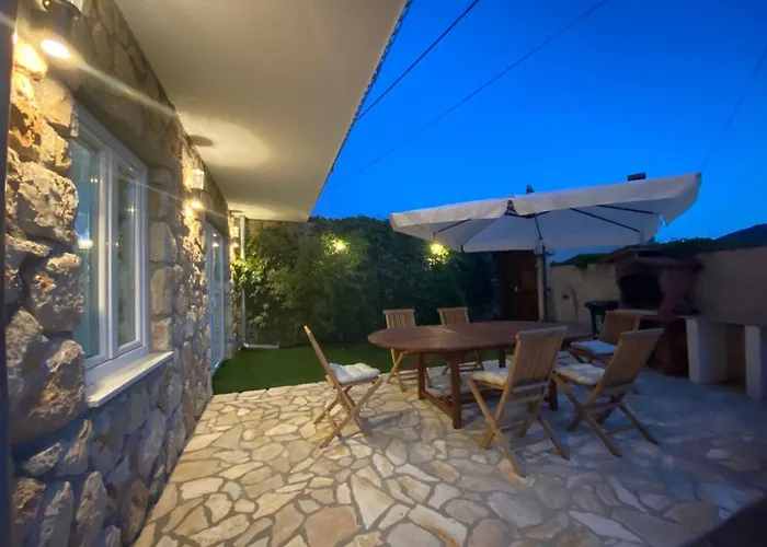Grosses Mit Eigenem Pool Und Terrasse By Interhome Crikvenica