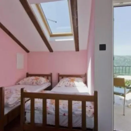 Holiday home Grosses Mit Eigenem Pool Und Terrasse By Interhome Crikvenica