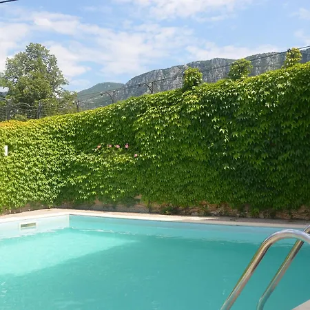 Grosses Mit Eigenem Pool Und Terrasse By Interhome Holiday home Crikvenica