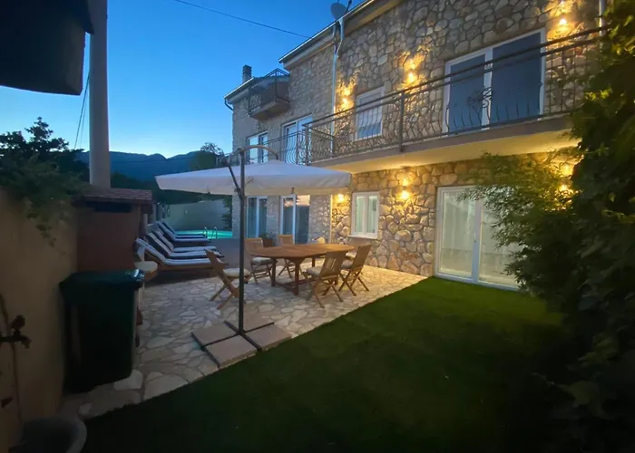 Grosses Mit Eigenem Pool Und Terrasse By Interhome Crikvenica